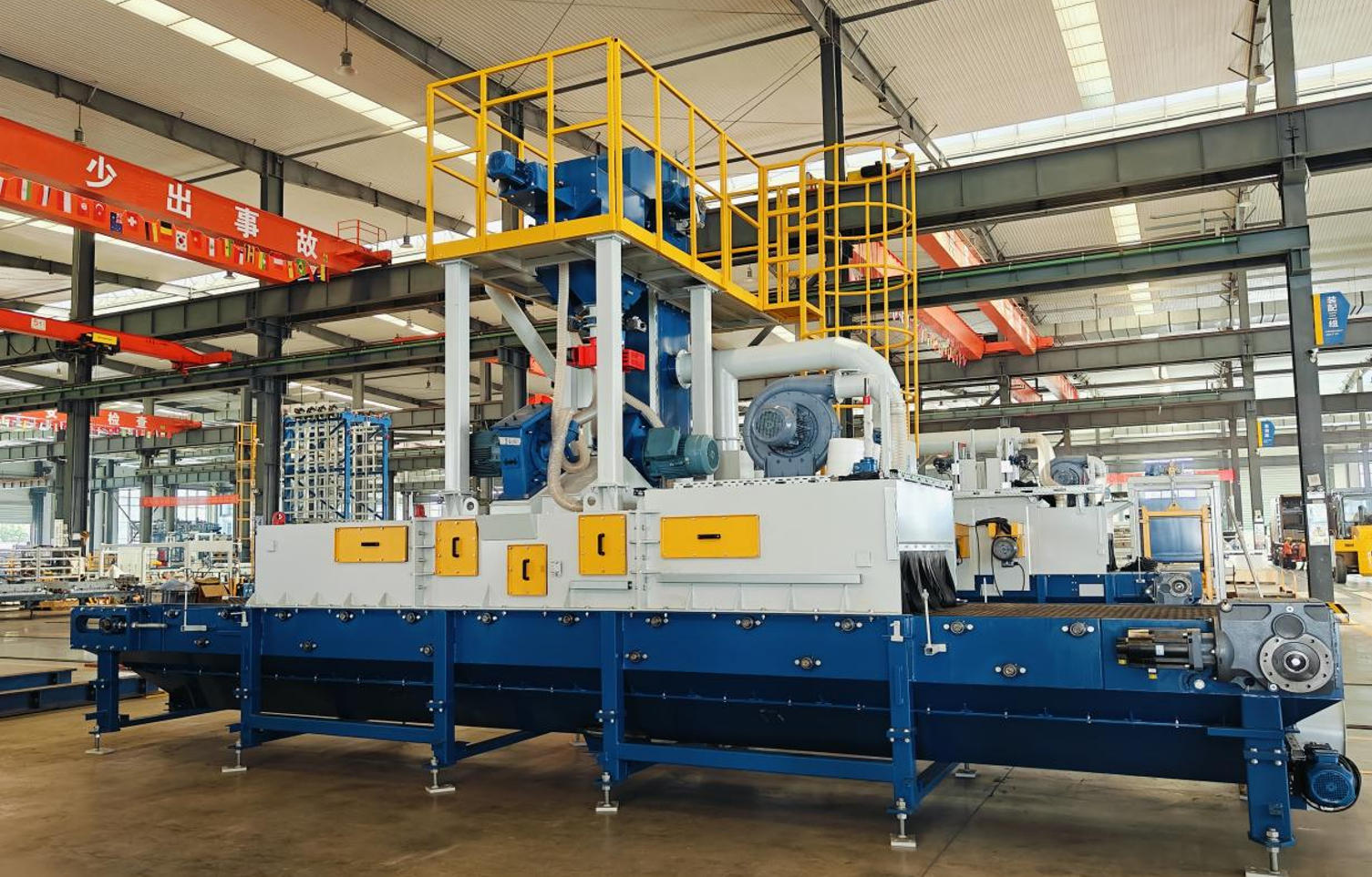 د کوانګونګ ثانوي پروسس کولو تجهیزات د معیاري بلاک تولید پیاوړي کولو لپاره هراړخیز پرمختګ څخه تیریږي